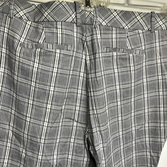 AVA & VIV Cropped Pants - Picture 7 of 15